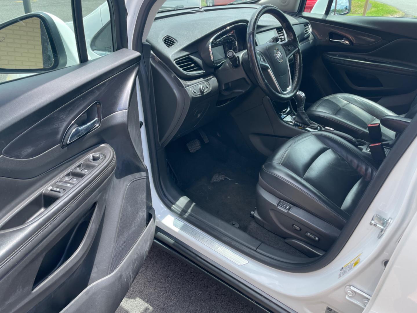 2019 White Buick Encore (KL4CJCSM7KB) with an 4-Cyl, Turbo, 1.4 Liter engine, Automatic, 6-Spd w/Overdrive and Shift Control transmission, located at 8008 Warden Rd, Sherwood, AR, 72120, (501) 801-6100, 34.830078, -92.186684 - Photo#12